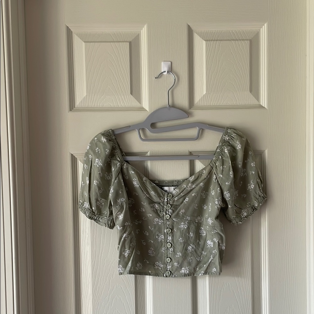 Hollister Green Puff Sleeve Crop Blouse